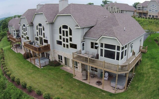 Amazing Overlook 3 Bedroom Townhome