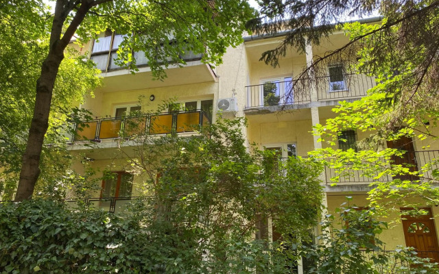 Gold Apartments
