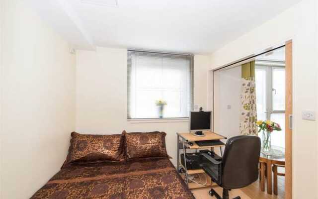 2 Bedroom Apartment In Edinburgh