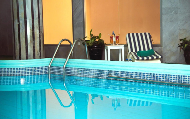 Nova Park Hotel