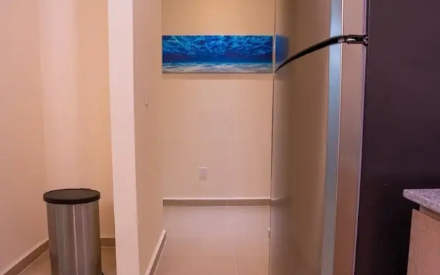 Luxury Apartment With Poll