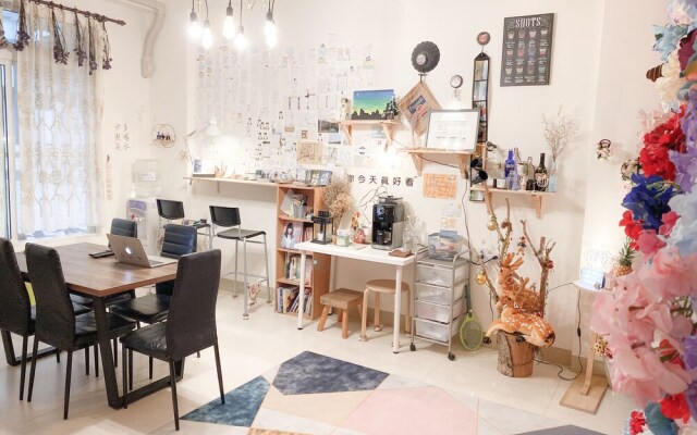 Eddie’s House Hostel