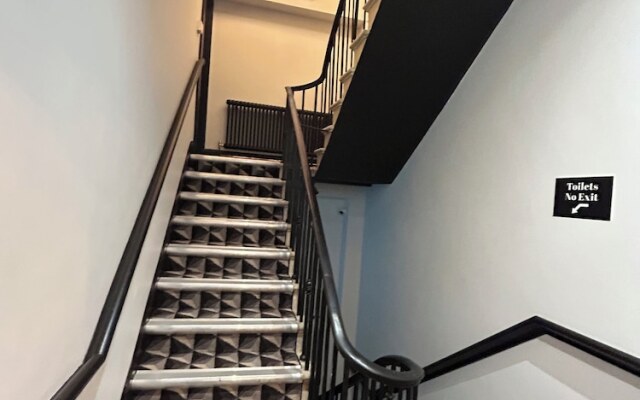 Crescent Place by Mansley
