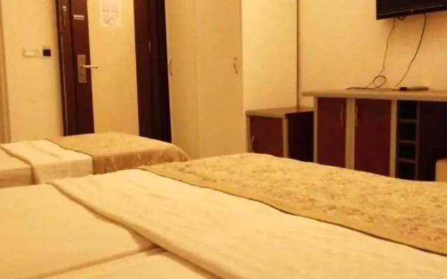 Eras Hotel
