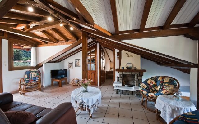 Kamares House Apartments & Studios