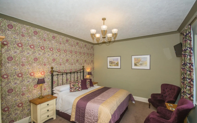 The Three Shires Inn