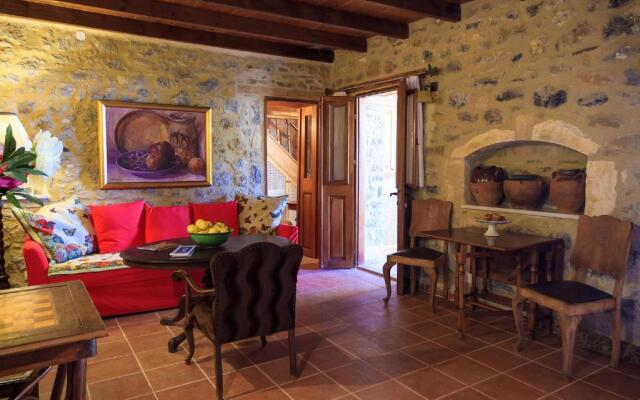 Dorovinis Country Houses