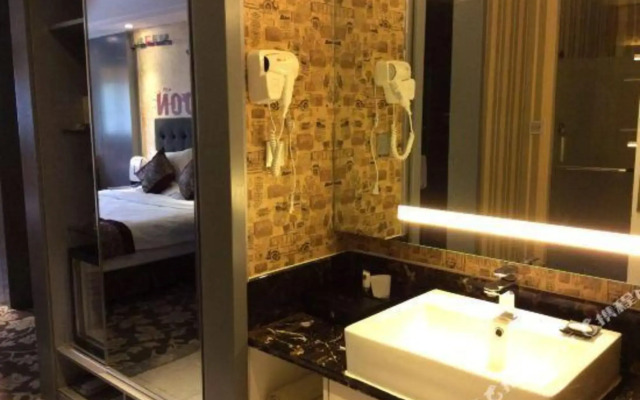 Jinghe Fashion Hotel