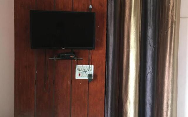 OYO HOME 83298 Master Hotel