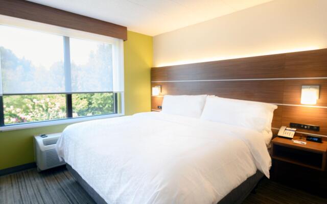 Holiday Inn Express Richmond Airport by IHG