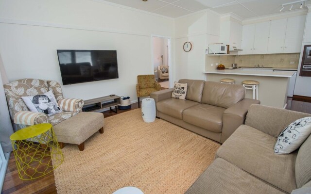 Bluey's Beach House - Fingal Bay