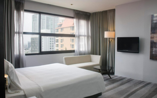 Holiday Inn Bangkok Sukhumvit by IHG