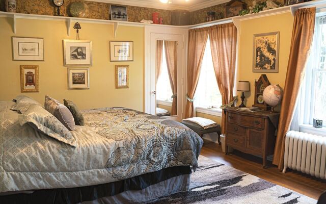 Inn on Crescent Lake Bed and Breakfast