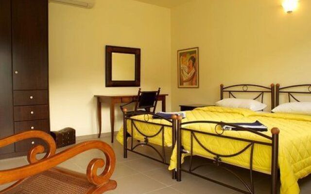 Kokkini Paparouna Villa