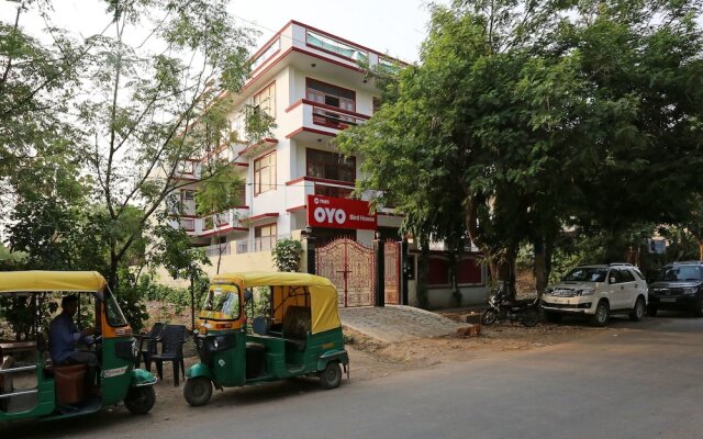 OYO 13843 Moonlight Residency