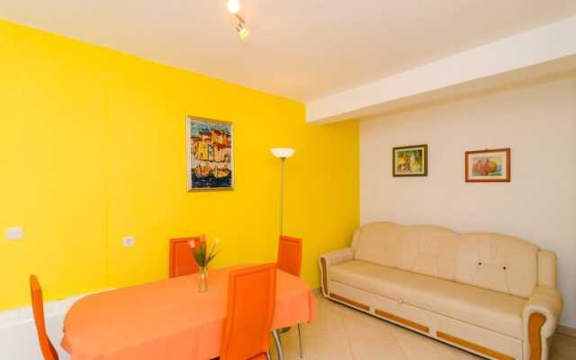 Apartments Plavac Mali