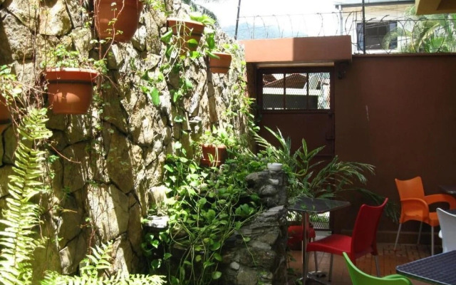 Guacamaya Inn B&B
