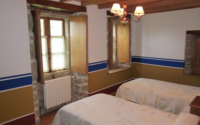 Casa Os Carballás