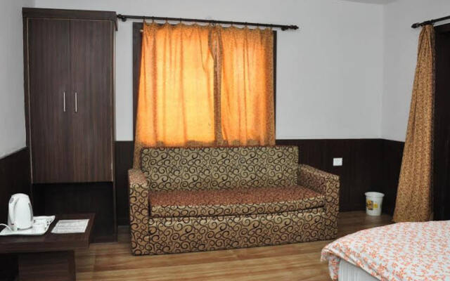 Hotel Traveller's Paradise Nainital