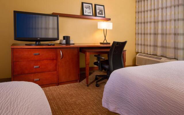 Courtyard by Marriott Richmond West