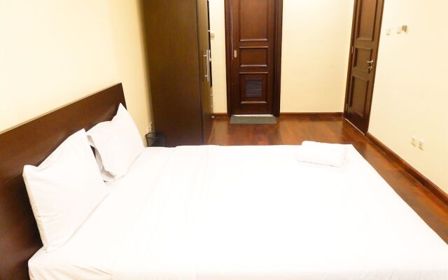 Homey The Bellezza Apartment