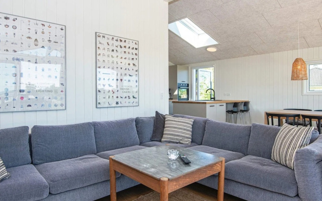 6 Person Holiday Home in Ronde