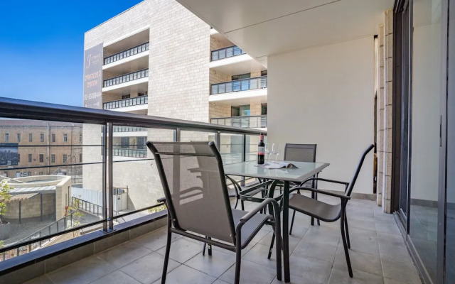 HolySuite J Tower