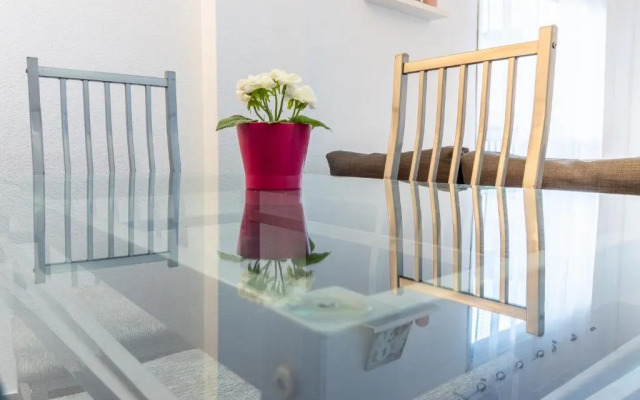 Flatguest Cicer - 3bdr + Balcony + Beach