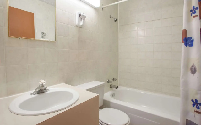 Knights Inn Woodstock