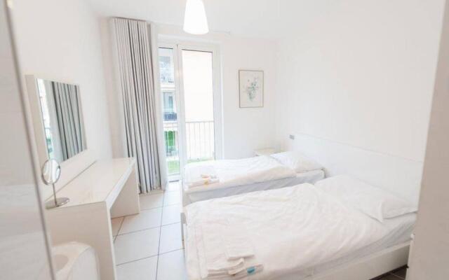 4 bedroom apartment with pool & jacuzzi