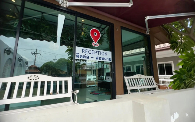 Bee Orchid Pool Villa