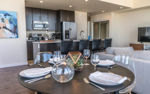 Ocean View I by AvantStay | Home in the Heart of DT w/ City & Ocean Views!