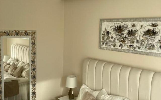 The View Luxury Vacation Apartment 4