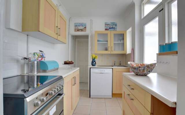 Bright Holiday Home in Broadstairs With Garden