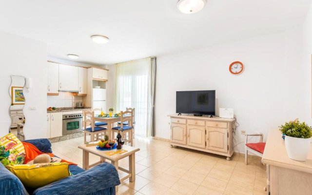 17 LOS CRISTIANOS CENTRAL by the BEACH ,WiFi