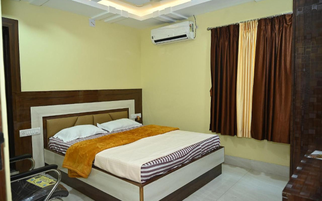 Fabhotel Golden Bliss