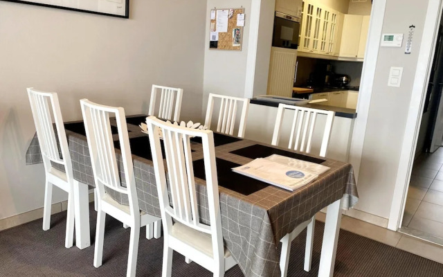 Coastal Comfort With Garage