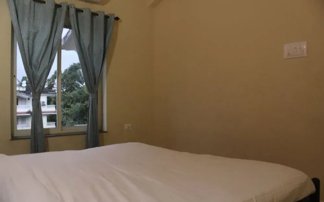 OYO 9645 1 BHK Near Curlies Anjuna