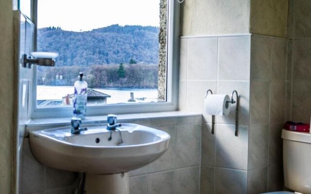 Lake View Guesthouse