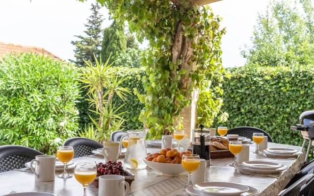 Superb Villa In Olonzac With Swimming Pool Close To Lake