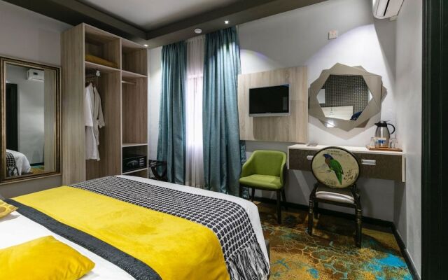 Madamz Bed & Breakfast