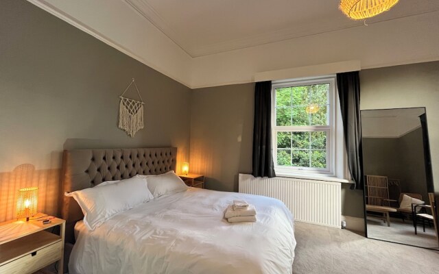 Mossley Hill Retreat