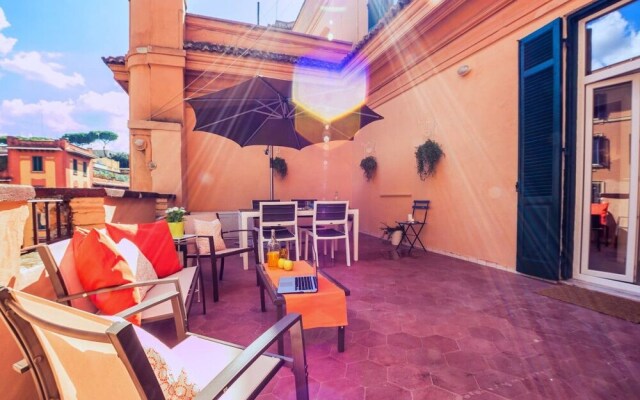 Romantic Flat With Large Terrace Close to S. Peter