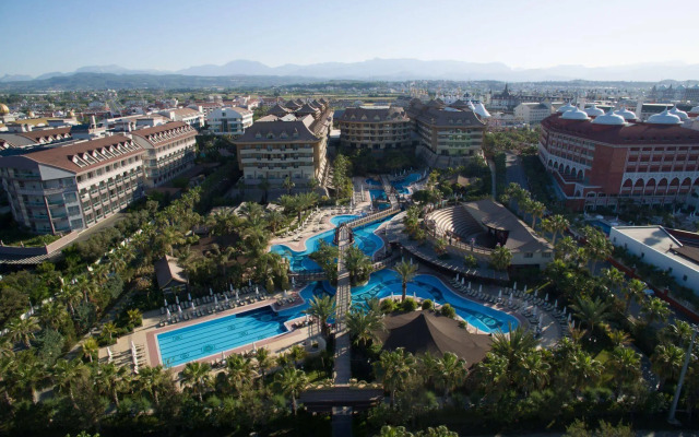 Royal Dragon Hotel – All Inclusive
