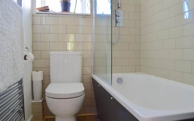 2 Bedroom Flat With Views of Holyrood