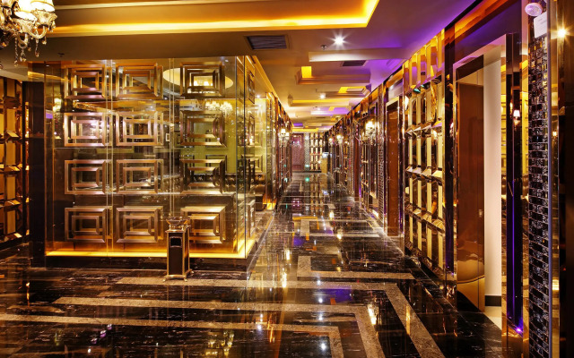 Clayton Hotel