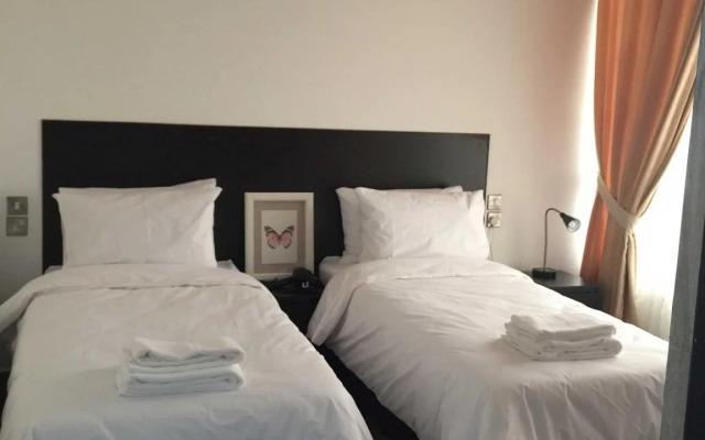 The Gulf Hotel Flats Est