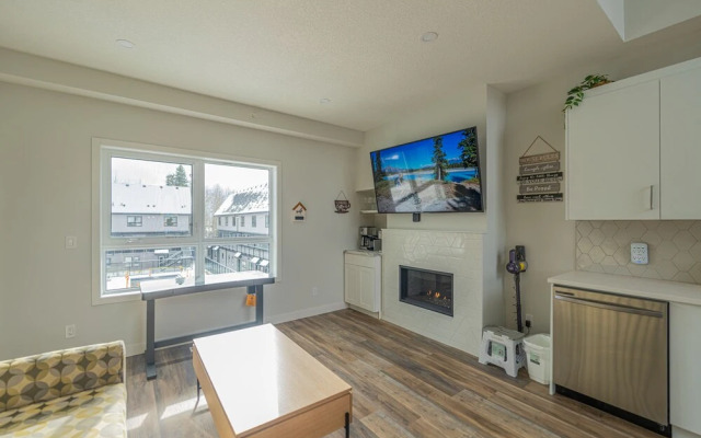 Skyline-Townhouse Combo-AC-Pool-Hot Tub