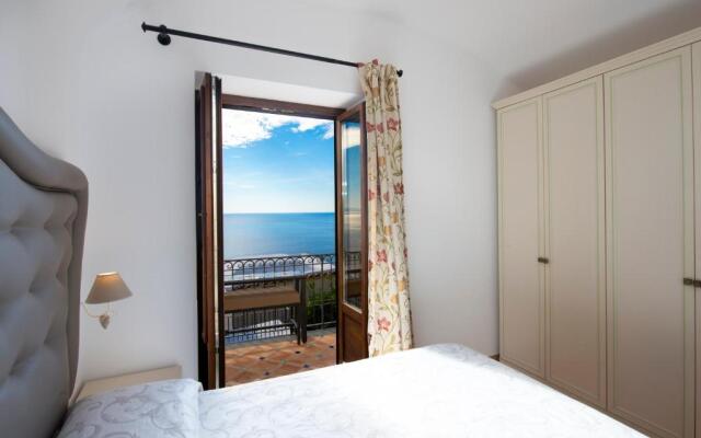 Golden Vaults 1st Floor Sea View Balcony