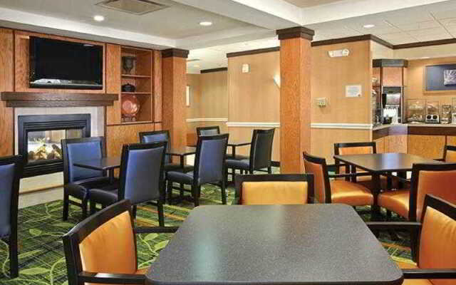 Comfort Inn & Suites South Akron